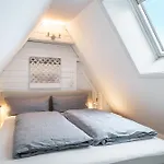 Haus Westsee Og Friesenstil Modern アパート